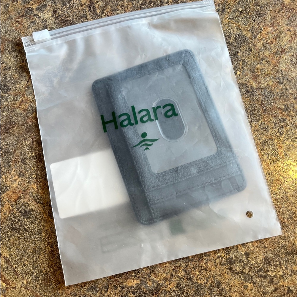 HALARA Black ID Card Holder - Picture 5 of 6